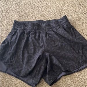 Lululemon Tracker V 4inch shorts